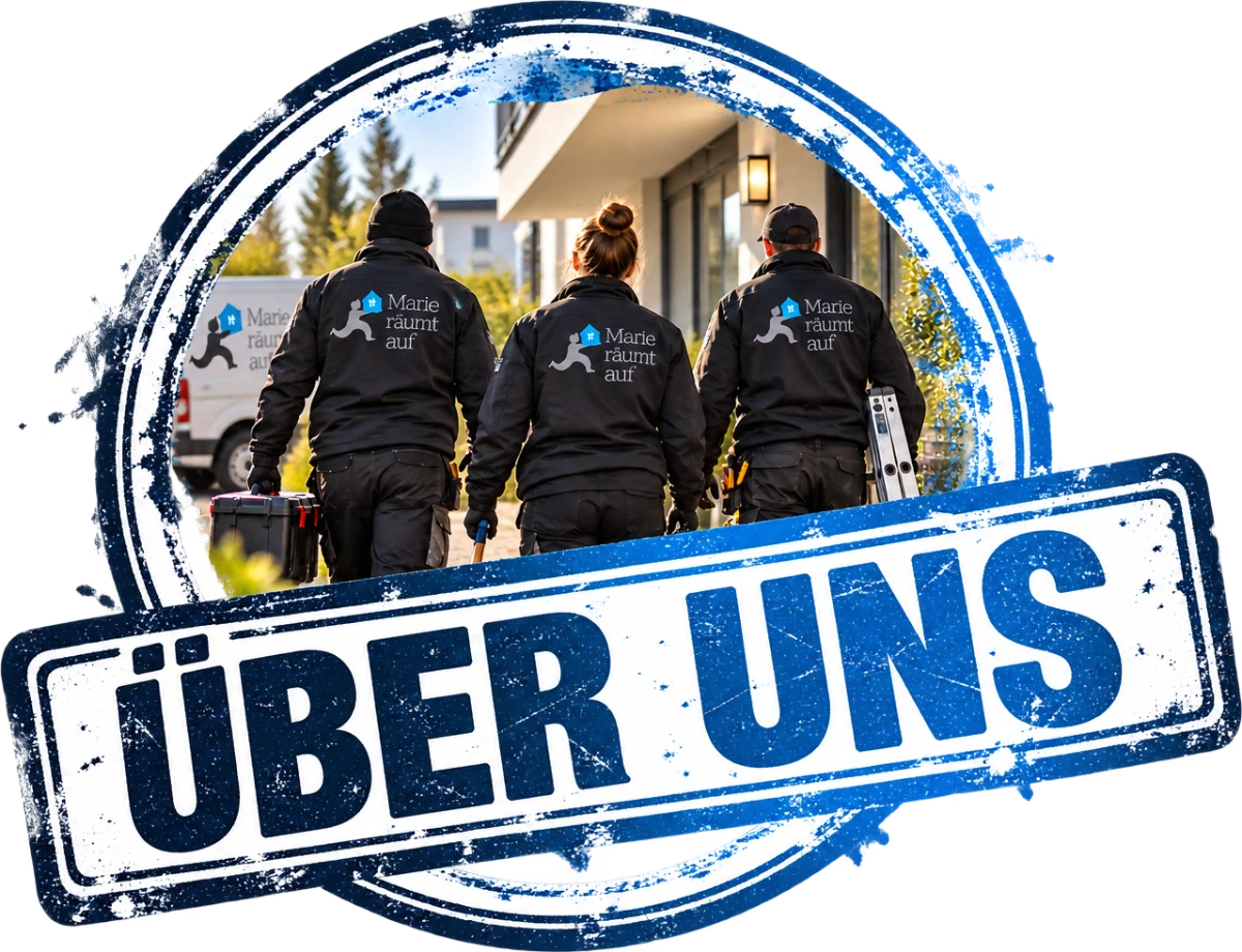 Das Marie-Team von hinten beim Einsatz, darüber ein Stempel mit der Aufschrift Über uns